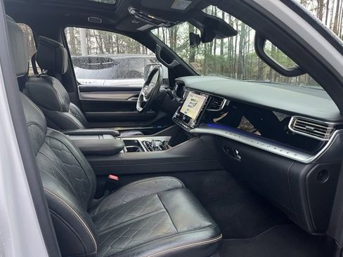 Used 2022 Jeep Grand Wagoneer Series III w/ Rear Seat Video Group 1 image 11