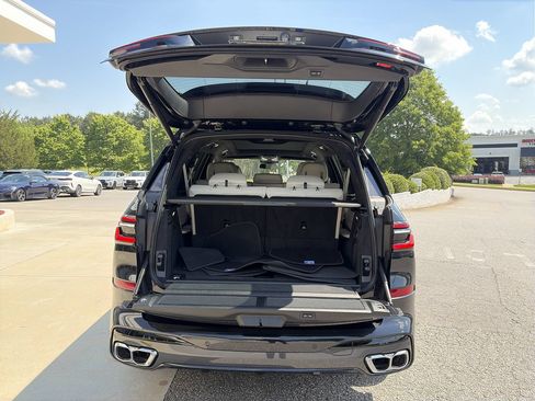 Certified 2025 BMW X7 M60i AWD/4WD image 33