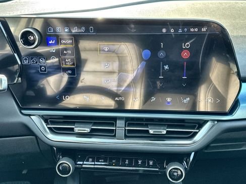 New 2026 Chevrolet Equinox EV LT image 21