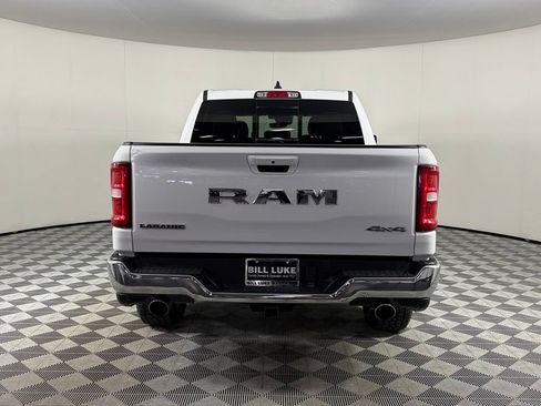 Used 2025 RAM 1500 Laramie AWD/4WD image 9