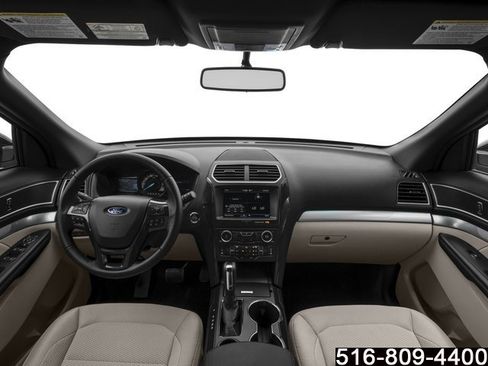 Used 2017 Ford Explorer XLT w/ Equipment Group 202A AWD/4WD image 9