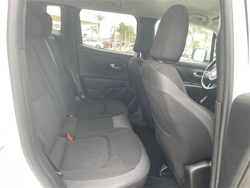 Used 2020 Jeep Renegade Altitude image 25