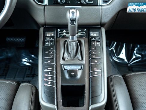 Used 2015 Porsche Macan Turbo image 18