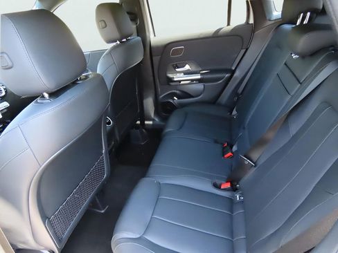 Certified 2025 Mercedes-Benz GLA 250 4MATIC image 43