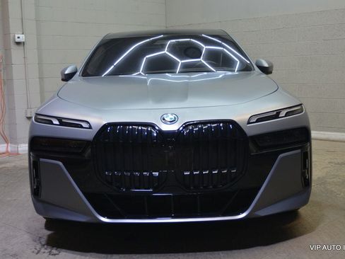 Used 2023 BMW i7 xDrive60 AWD/4WD image 8