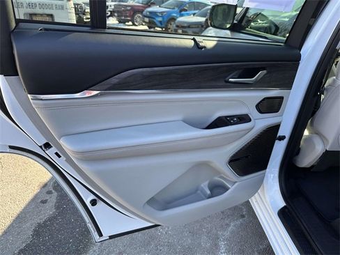 Certified 2021 Jeep Grand Cherokee L Overland w/ Luxury Tech Group IV image 19