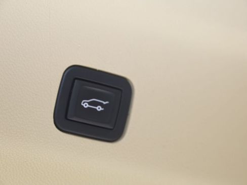 Used 2021 Cadillac Escalade ESV Premium Luxury AWD/4WD image 57
