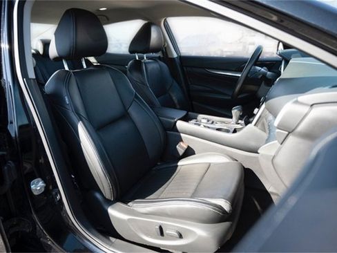 Used 2023 Nissan Maxima SV w/ Floor Mat Group image 25