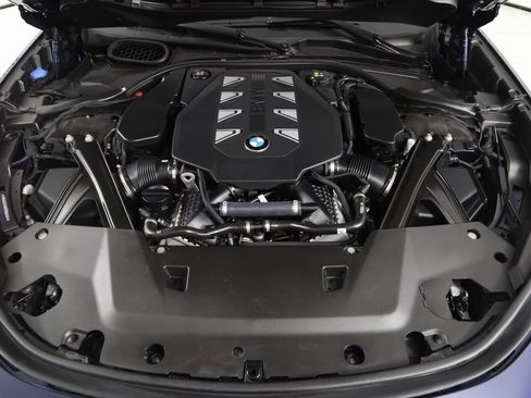 Used 2023 BMW 760i xDrive image 67