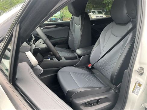 New 2026 Volkswagen Tiguan SE R-Line AWD/4WD image 10