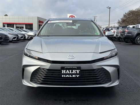 Used 2025 Toyota Camry LE image 25