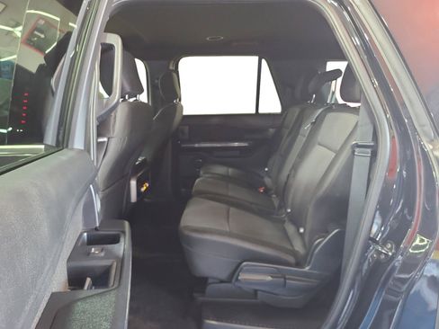 Used 2018 Ford Expedition Max XLT RWD image 18