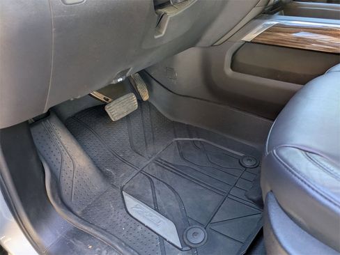 Used 2019 Chevrolet Silverado 1500 RST image 14