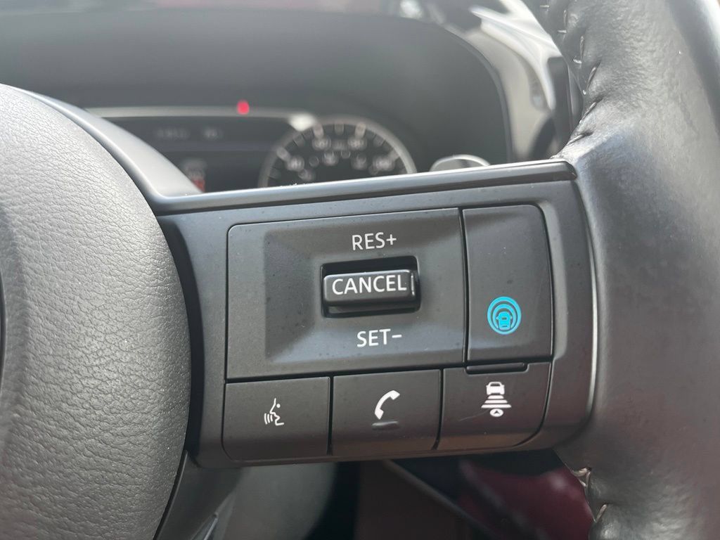 Used 2025 Nissan Pathfinder SV AWD/4WD image 14