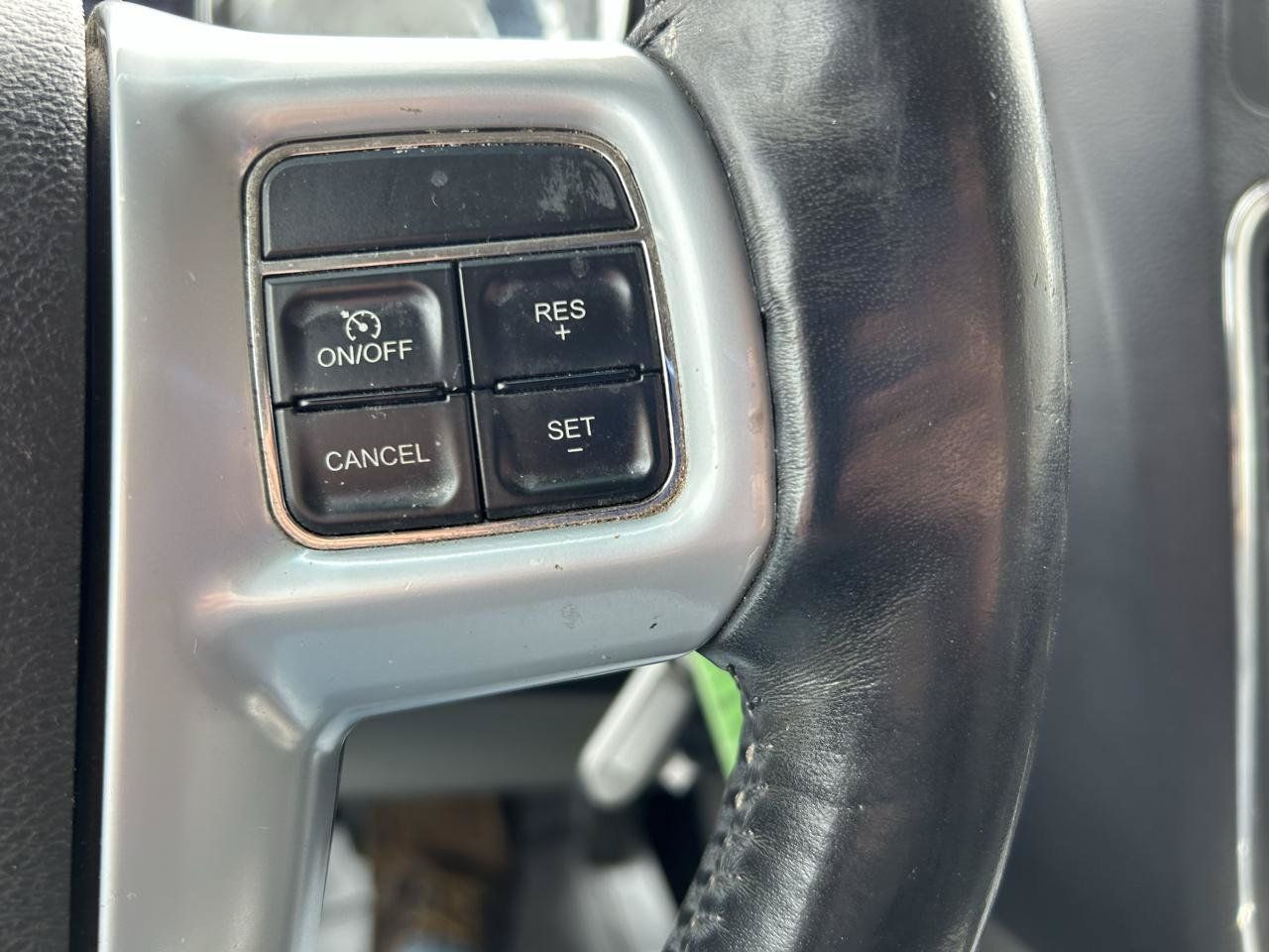 Used 2013 Chrysler Town & Country Touring-L w/ Driver Convenience Group FWD image 18