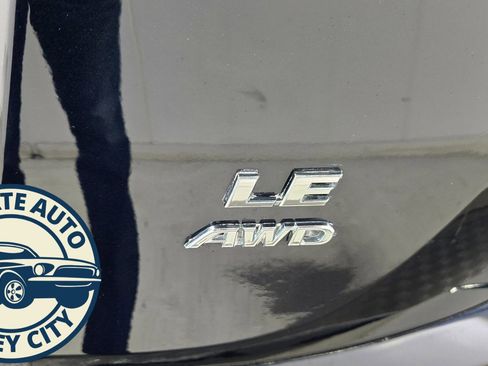 Used 2018 Toyota RAV4 LE w/ All Weather Liner Package image 27