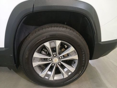 Used 2025 Chevrolet Equinox LT FWD image 17