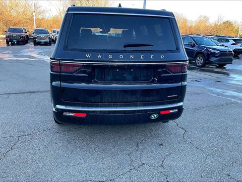 Used 2024 Jeep Wagoneer Series III image 7