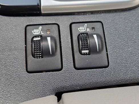 Used 2019 Toyota Highlander XLE FWD image 23