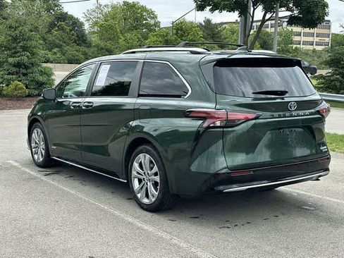 Used 2021 Toyota Sienna Platinum FWD image 22