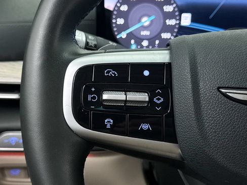 Used 2025 Genesis GV80 2.5T Prestige AWD/4WD image 38