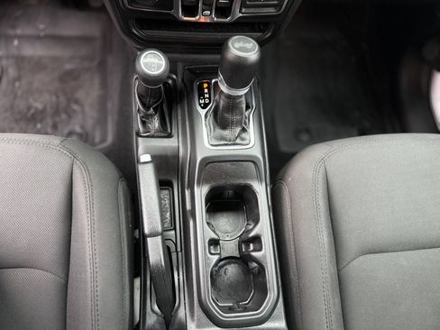 Used 2022 Jeep Wrangler Unlimited Sport AWD/4WD image 15