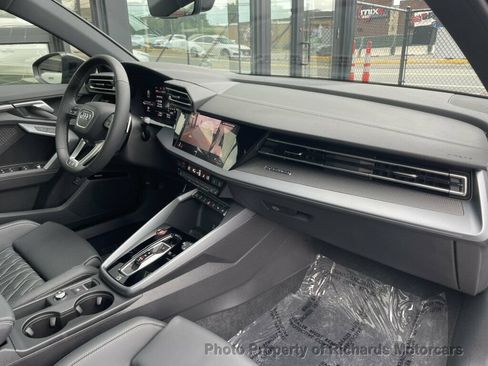 Used 2024 Cadillac XT4 Premium Luxury AWD/4WD image 15