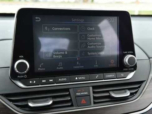 Used 2024 Nissan Altima 2.5 SV image 13