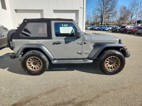 Used 2019 Jeep Wrangler Sport image 7