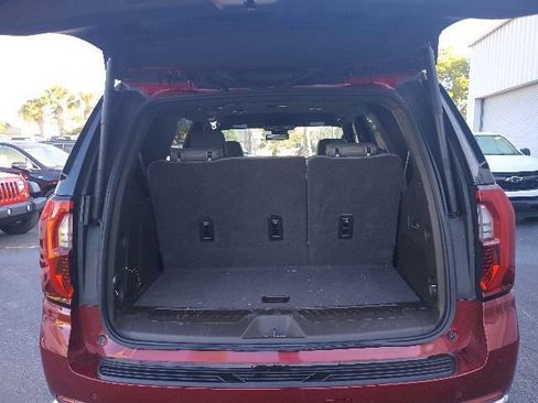 Used 2025 GMC Yukon Elevation AWD/4WD image 7