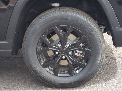 New 2026 Jeep Grand Cherokee Altitude AWD/4WD image 26