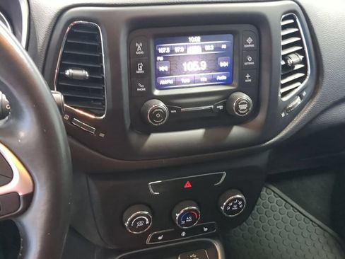 Used 2018 Jeep Compass Latitude w/ Cold Weather Group AWD/4WD image 27