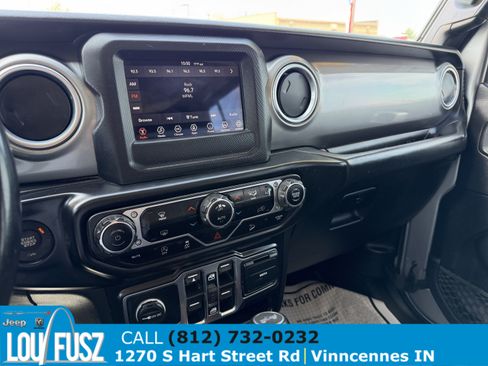 Used 2020 Jeep Wrangler Unlimited Sahara AWD/4WD image 20