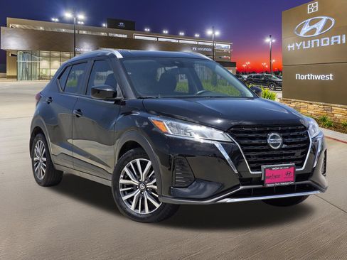 Used 2021 Nissan Kicks SV FWD image 3