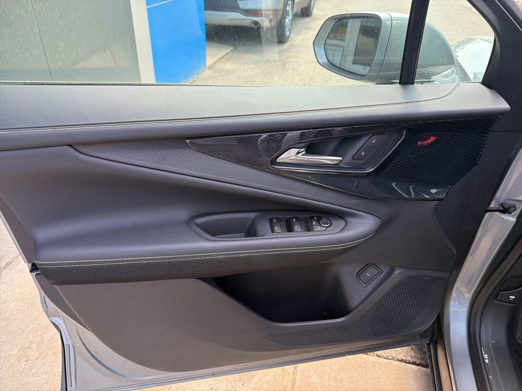 New 2025 Chevrolet Blazer EV LT AWD/4WD image 9