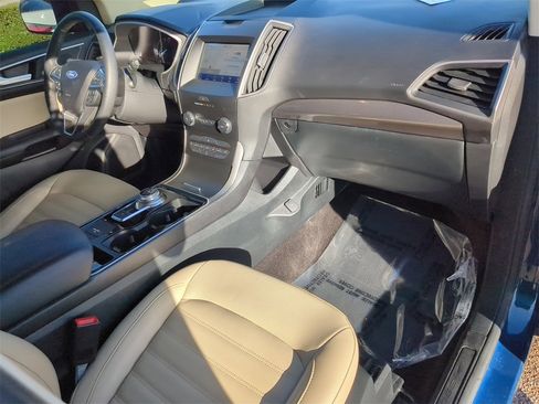 Used 2020 Ford Edge SEL w/ Convenience Package image 11