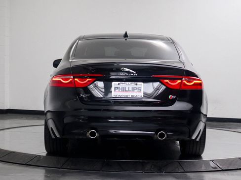 Used 2018 Jaguar XF S RWD image 4