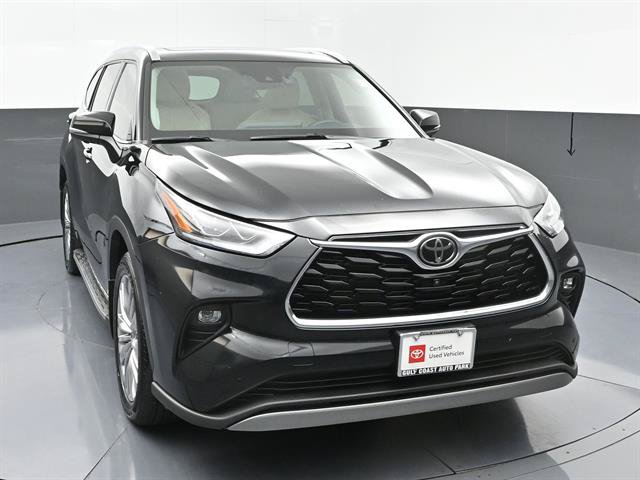 Used 2024 Toyota Highlander Platinum FWD image 3