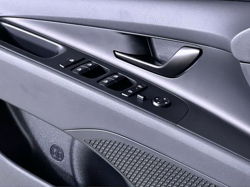 Used 2025 Hyundai Elantra Sport image 15