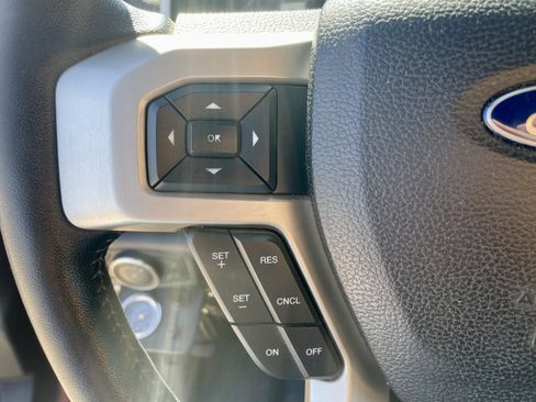 Used 2017 Ford F250 Lariat w/ Lariat Ultimate Package AWD/4WD image 16
