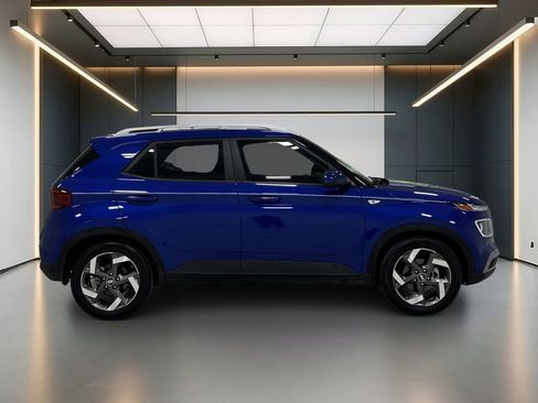 Certified 2024 Hyundai Venue SEL FWD image 6