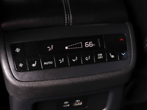 Used 2024 Nissan Pathfinder SL w/ SL Premium Package FWD image 45