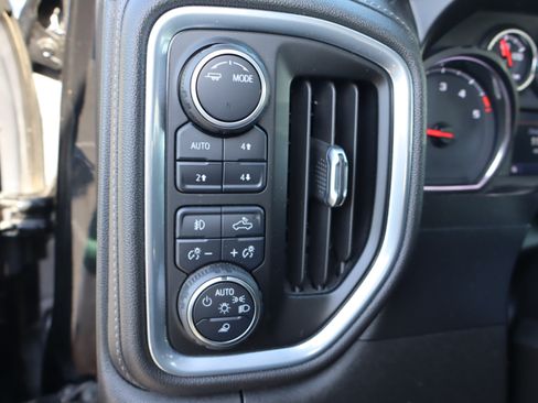 Used 2022 Chevrolet Silverado 2500 LTZ AWD/4WD image 22