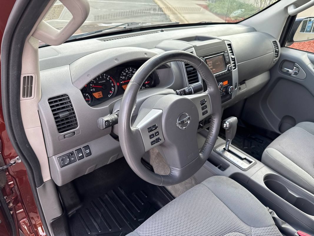 Used 2017 Nissan Frontier SV w/ SV Value Truck Package AWD/4WD image 25