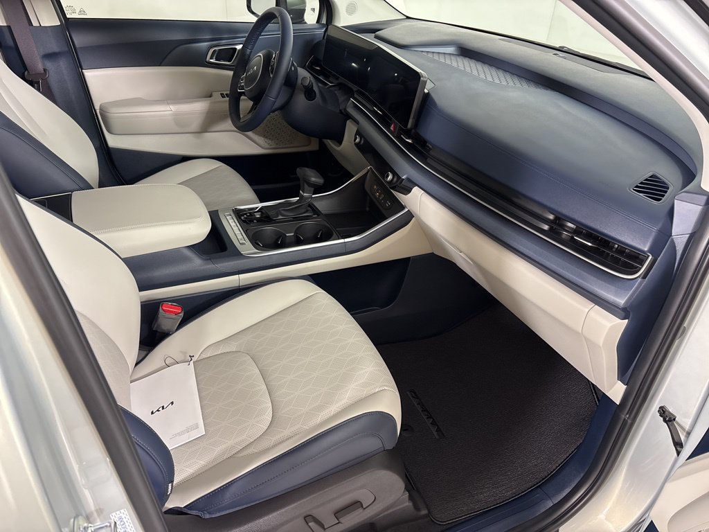 New 2026 Kia Carnival EX FWD image 19