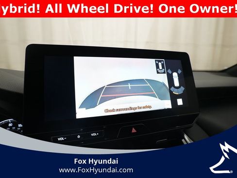 Used 2024 Toyota Venza XLE image 20