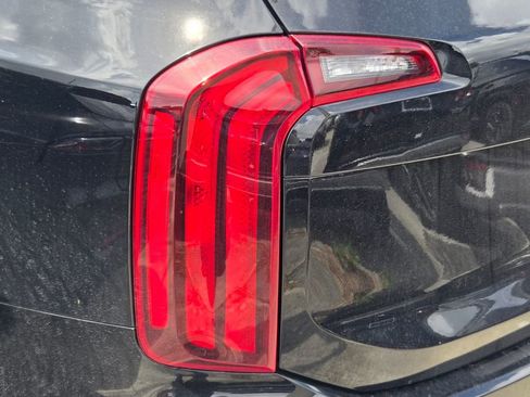 Used 2025 Kia Telluride S image 7