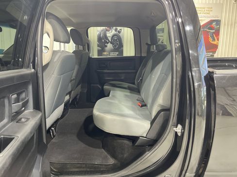 Used 2017 RAM 2500 Tradesman w/ Chrome Appearance Group AWD/4WD image 11
