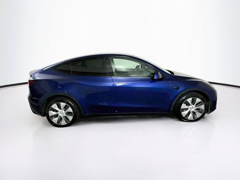 Used 2022 Tesla Model Y Long Range AWD/4WD image 10