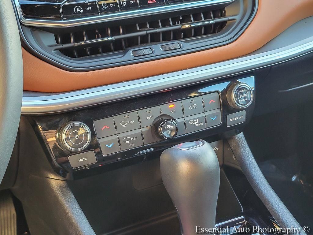 Certified 2025 Jeep Compass Limited AWD/4WD image 19